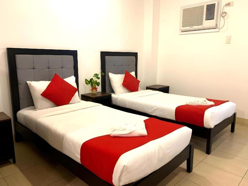 Oyo 150 Davao Airport View Hotel Extérieur photo