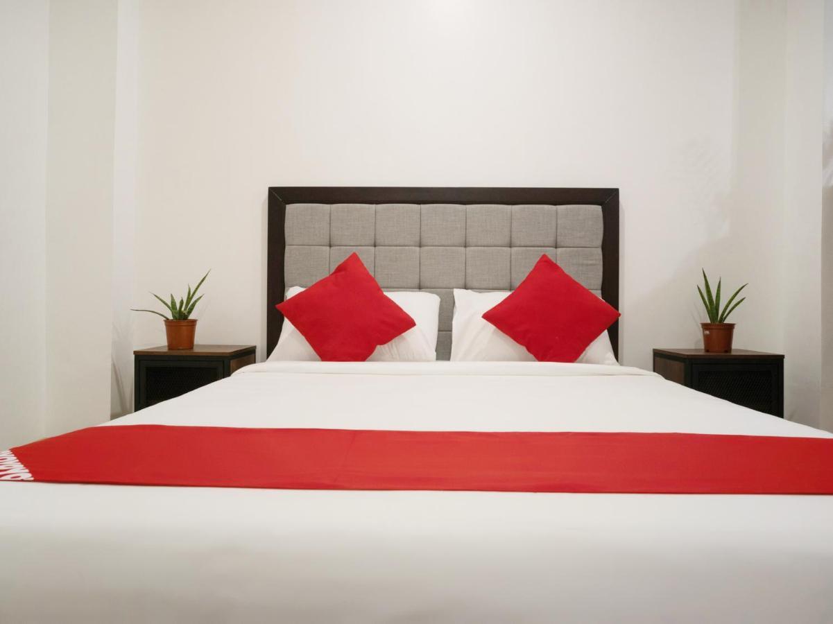 Oyo 150 Davao Airport View Hotel Extérieur photo